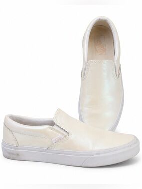 VANS Women's PEARL White Scalloped Edge Slip-On Low Top Sneakers 9.5
